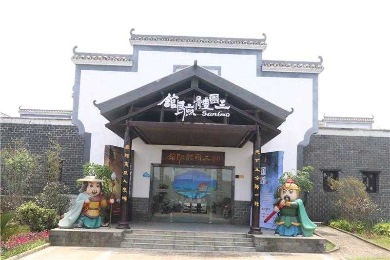 景區(qū)標(biāo)識設(shè)計中，內(nèi)部結(jié)構(gòu)布局應(yīng)該怎么做？